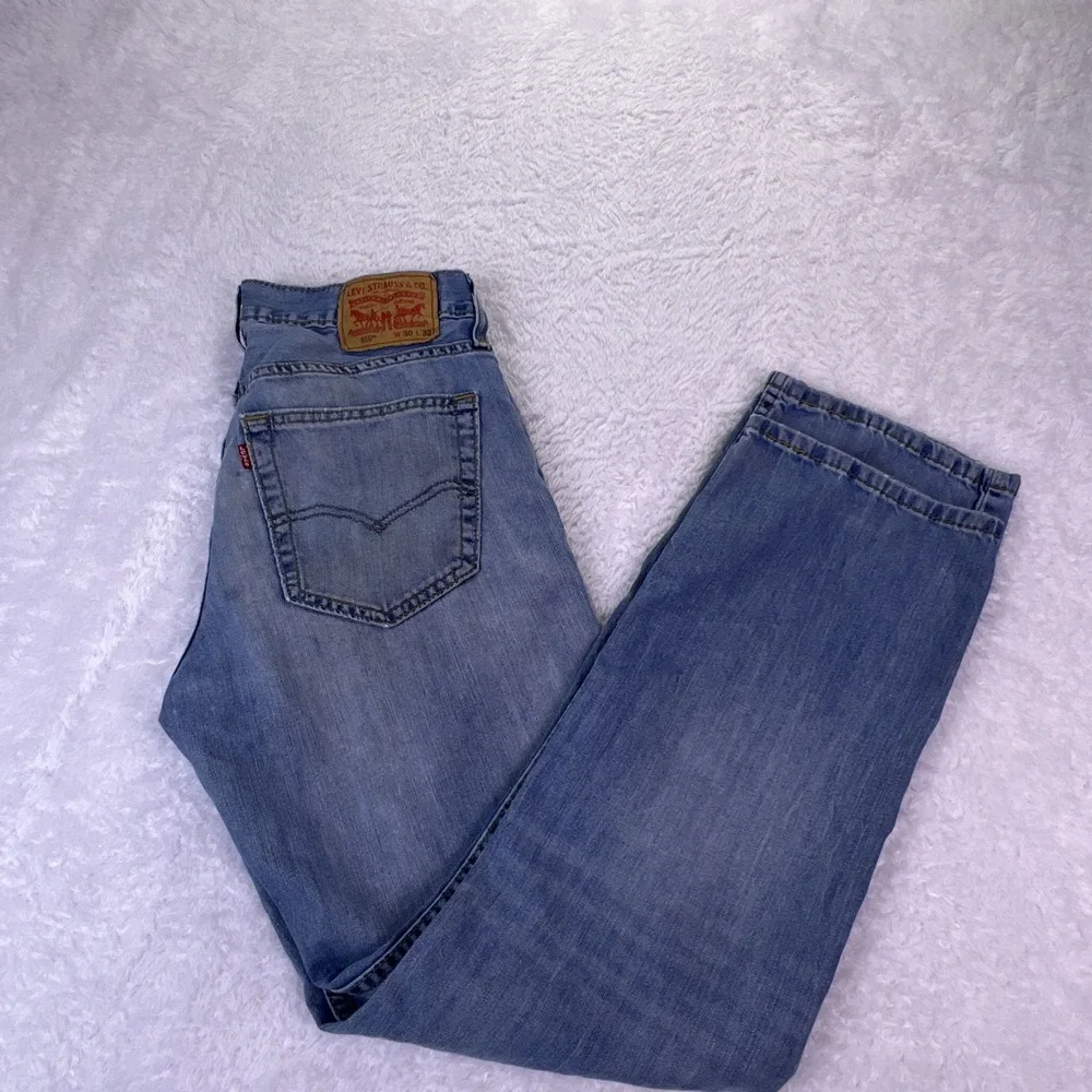 Levi's 559‎ Jeans Men's Size 30x32 Blue Relaxed Straight Med Wash Distressed